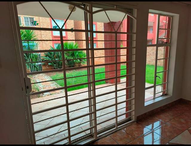 3 BEDROOM PROPERTY TO RENT IN DIE HOEWES